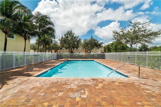 Building Photo - 6373 Landings Way