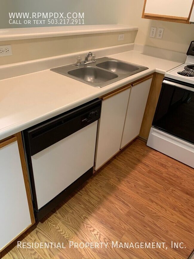 Building Photo - Orchard Hill Condo in the Heart of Tualatin!