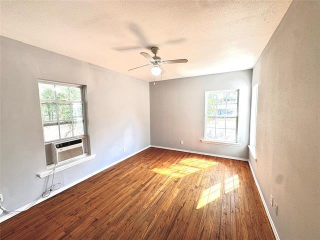 Building Photo - 1415 Abelia St