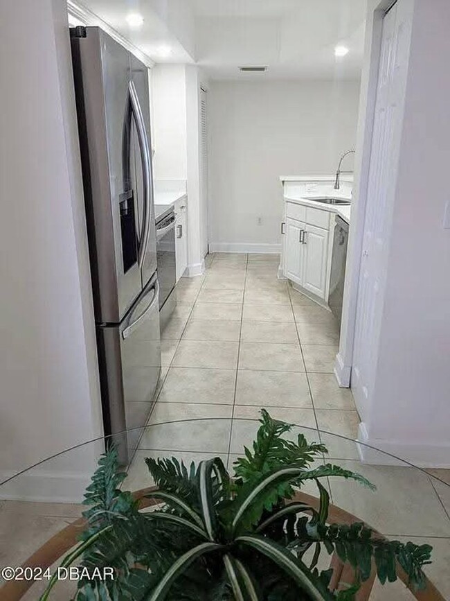 Building Photo - Ocean Front Fully Furnished