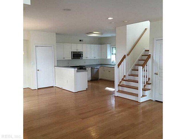 Building Photo - 212 85th St