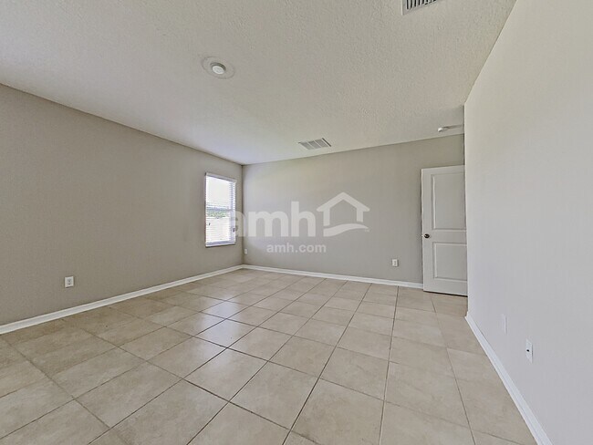 Building Photo - 214 English Heritage Pl