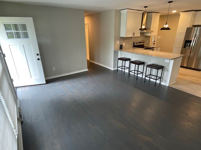 Building Photo - Room in House on Cricketeer Dr