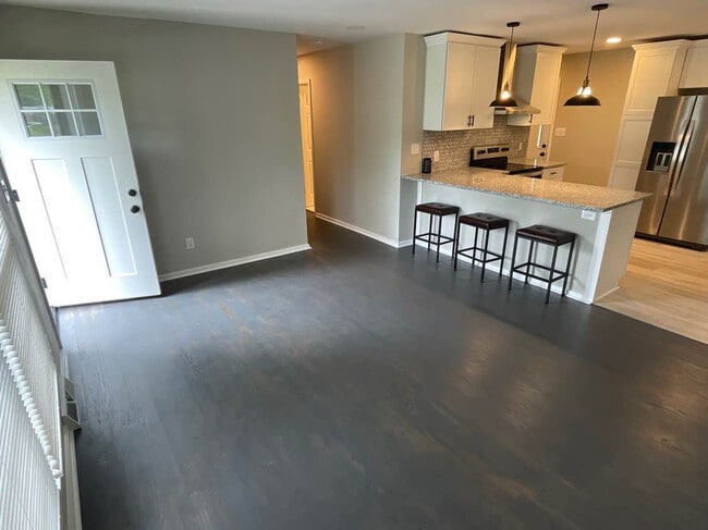 Building Photo - Room in Single Family Home on Cricketeer Dr
