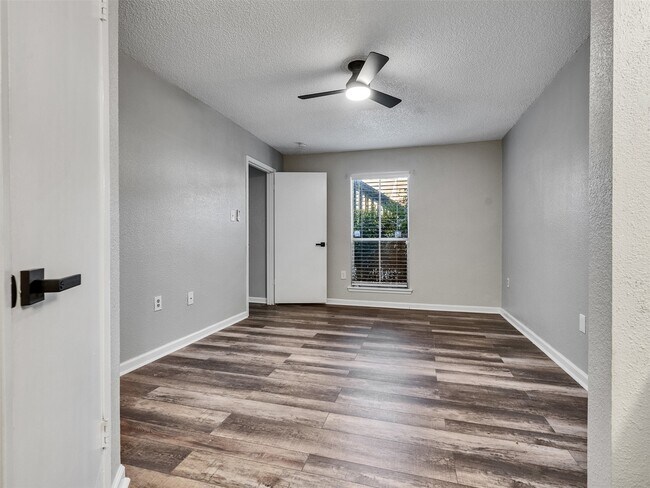 Building Photo - 250 El Dorado Blvd