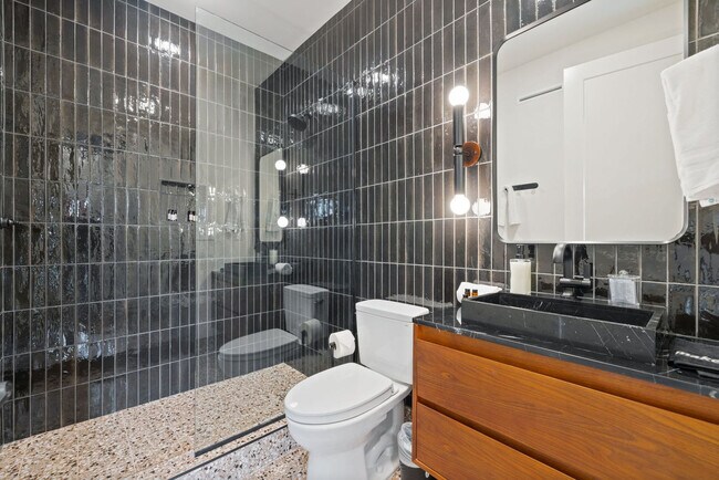 Building Photo - 1117 3rd Ave S