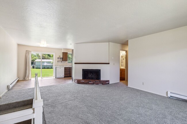 Building Photo - 1710 27th Ave