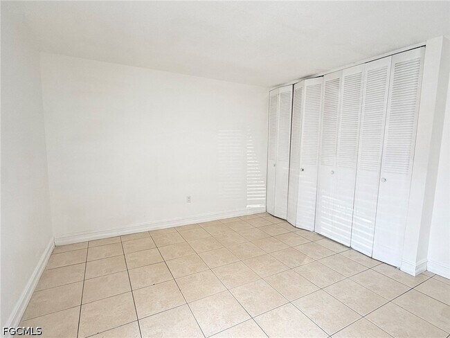 Building Photo - 1830 Maravilla Ave