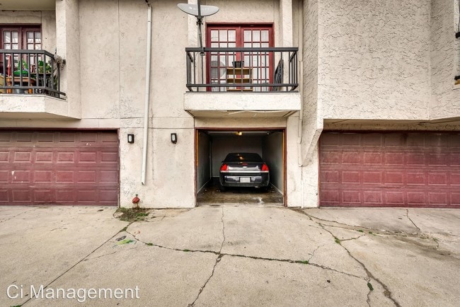 Building Photo - 6526 Ridgecrest Rd
