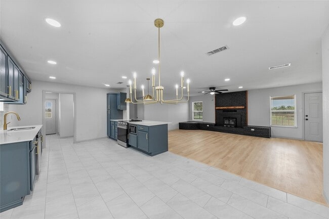 Building Photo - 3137 FM200