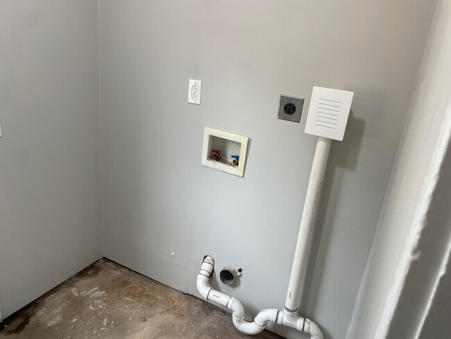 Building Photo - 304 1st St