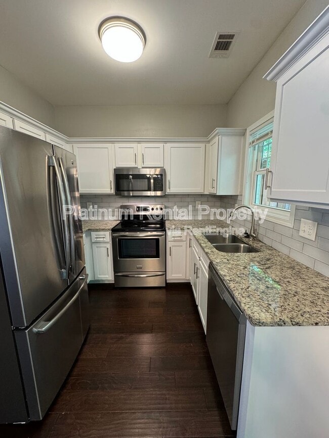 Building Photo - 1733 Brookside Lay Cir