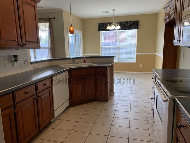 Building Photo - 3 Bed 2 Bath Edmond home with Office [STORM SHELTER]