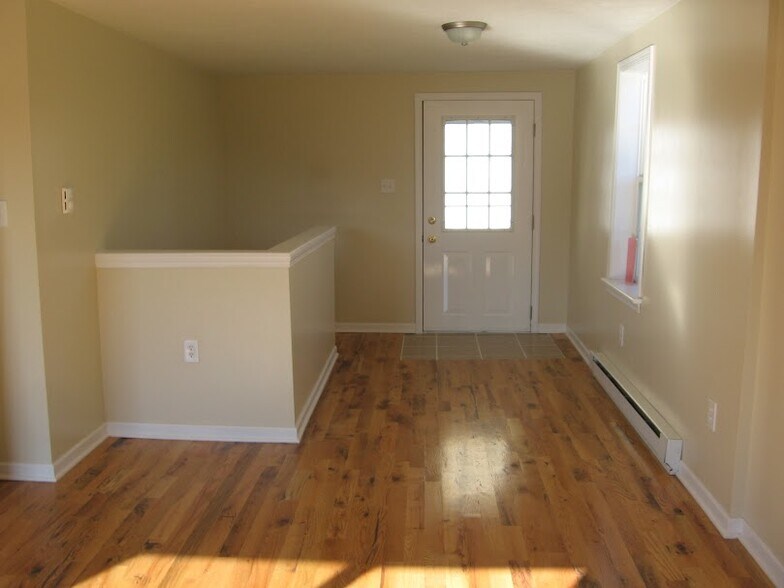 Building Photo - 946 Buena Vista Boulevard