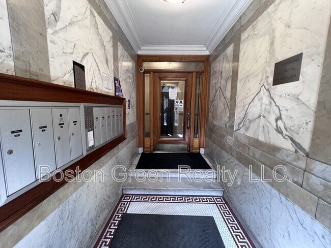 Building Photo - 856 Massachusetts Ave
