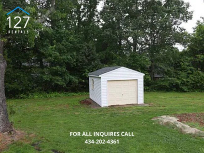 Building Photo - Beautifully Renovated 3 Bedroom Home in Pr...