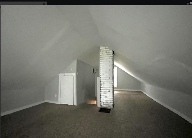 Building Photo - Bungalow in the Pleasure Ridge Park Neighb...