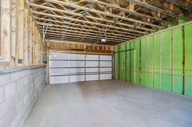 Building Photo - 3135 Parthenon Ave
