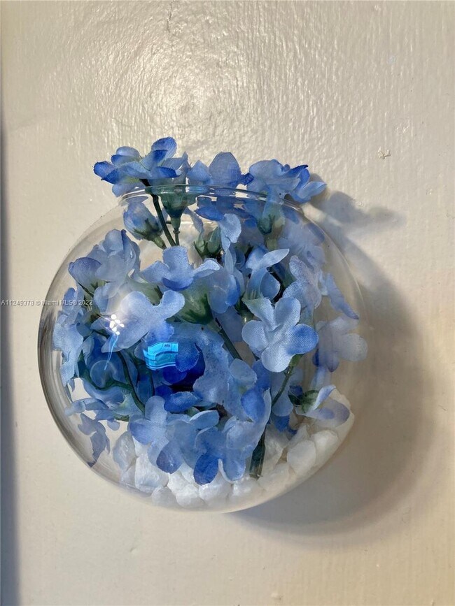 Building Photo - 2460 SW 18th Ave