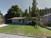 Building Photo - 910 E Pine Ave