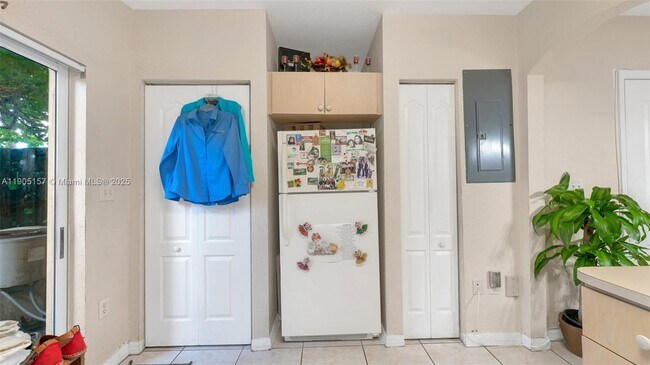 Building Photo - 2993 W 80th St