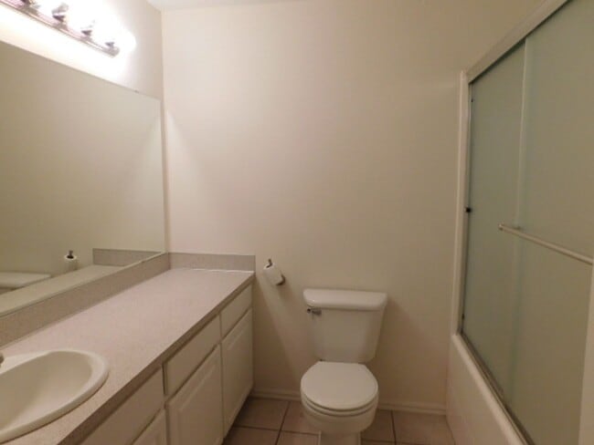 Building Photo - 3Bd/2Ba Single Story House - Available Soon!