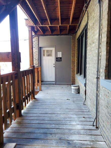 Building Photo - 3925 N Keeler Ave