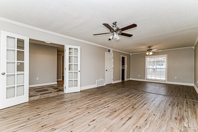 Building Photo - 13933 Oak Forest Blvd N