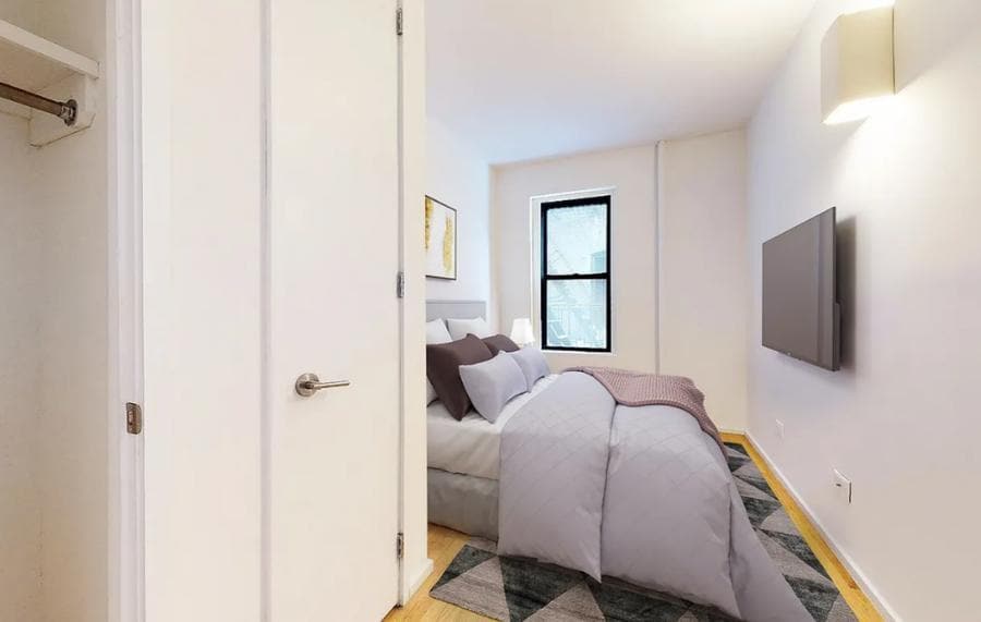 Building Photo - Seaman Ave