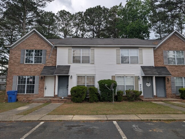 Building Photo - 102 Woodleigh Rd