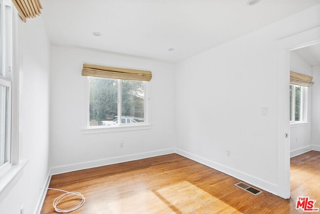 Building Photo - 6217 Poppy Peak Dr