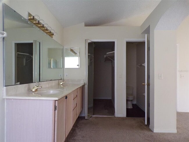 Building Photo - 2563 Davenport Cir