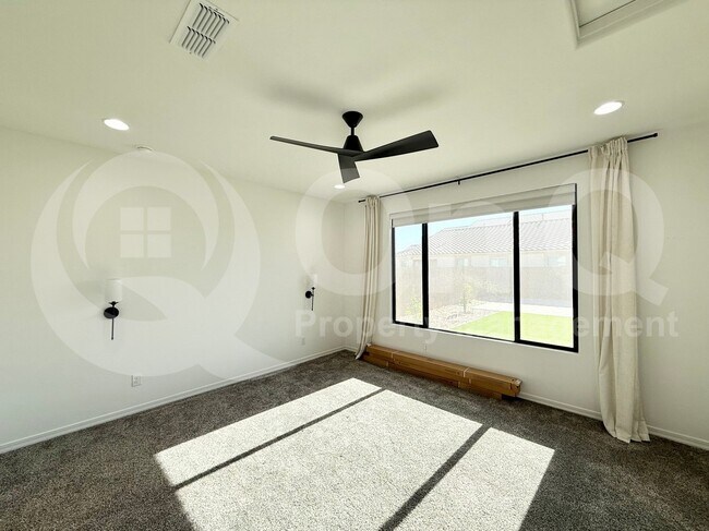 Building Photo - 9030 S 67th Dr