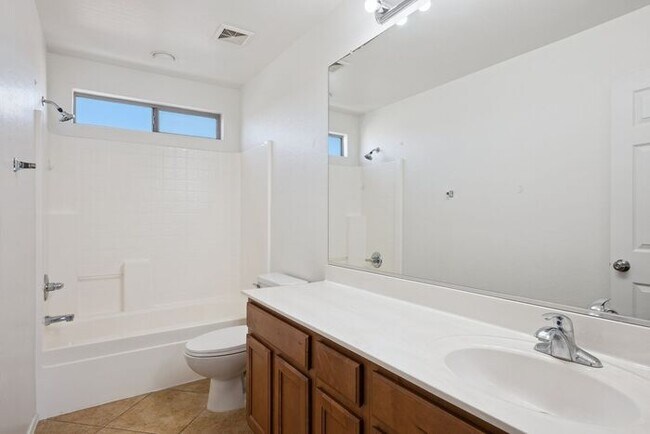 Building Photo - 3076 W Silver Creek Dr