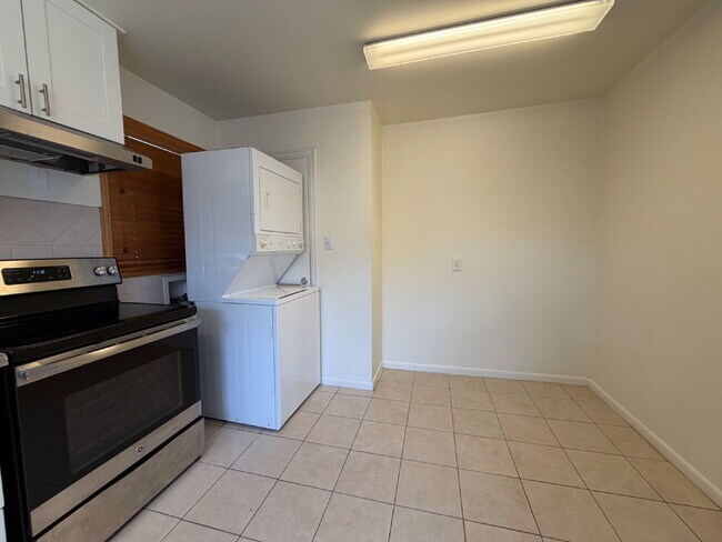 Building Photo - ~Available Now~ Beautiful 3-Bedroom Home in Northglenn – All Utilities Included!