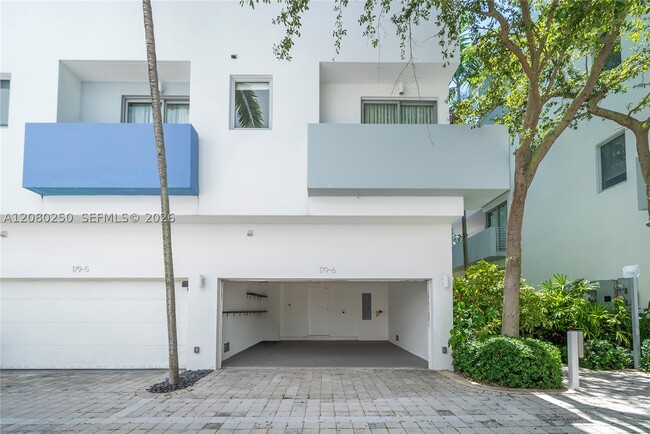 Building Photo - 179 N Shore Dr