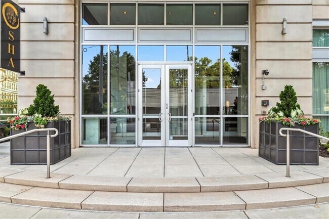 Building Photo - 1820 Peachtree St NW