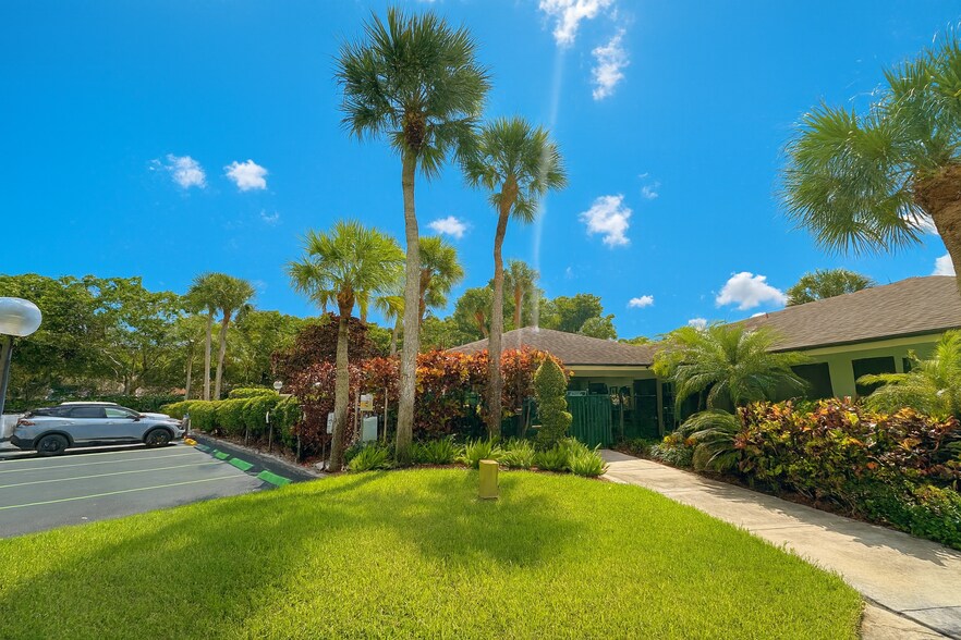 Clubhouse #2 with Pool and BBQ - 4030 W Palm Aire Dr