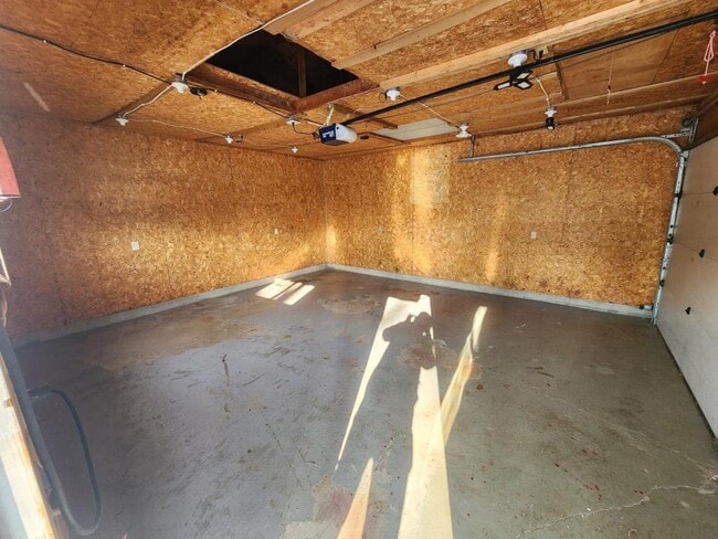 Building Photo - 3525 Allen Ave