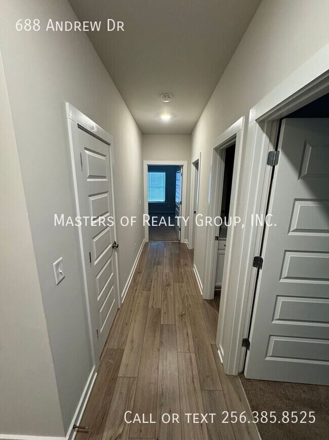 Building Photo - 688 Andrew Dr