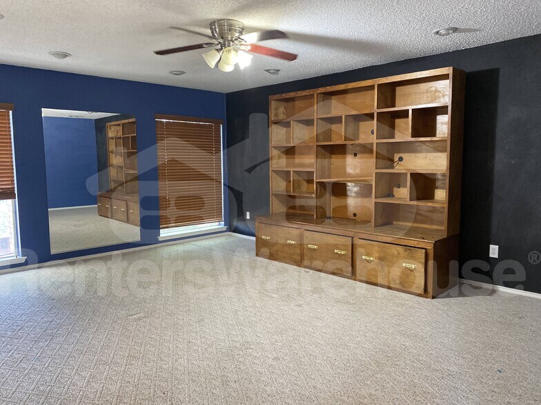 Building Photo - 1032 Sugarberry Ln