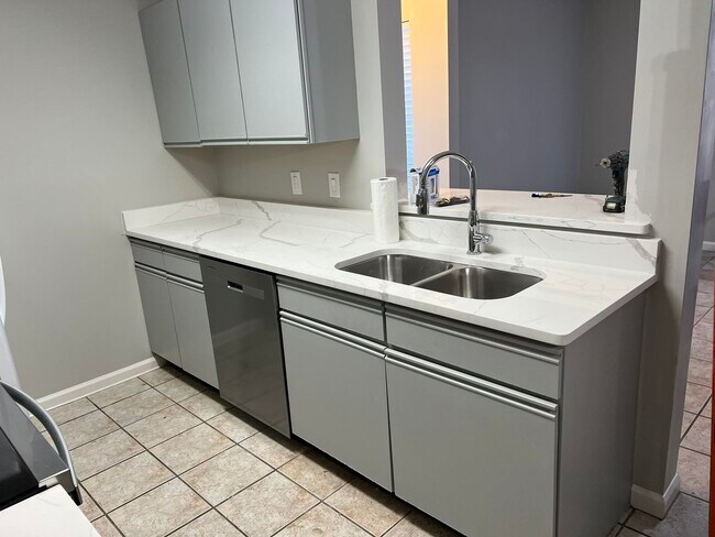 Building Photo - 8829G Barkwood Dr