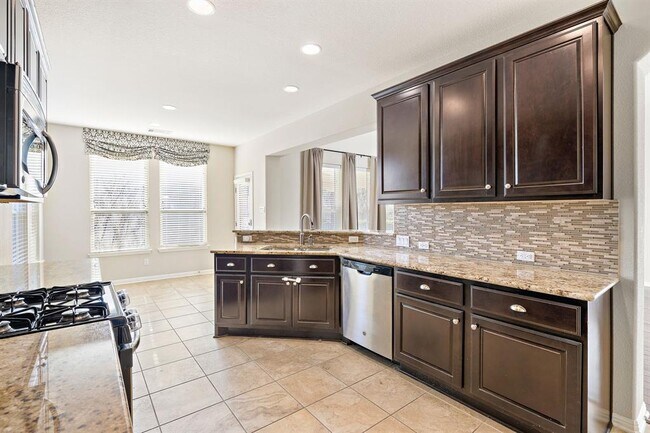 Building Photo - 2406 Yorkshire Ln