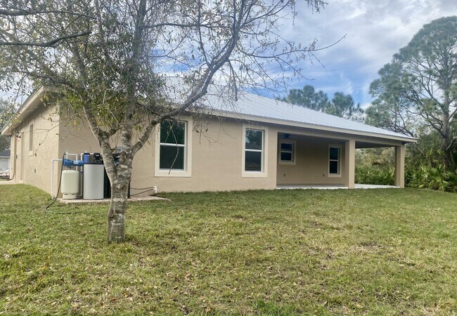 Building Photo - 2986 NW 33rd Ave
