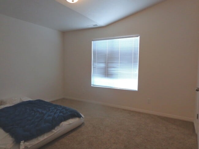 Building Photo - Beautiful Richfield Condominium