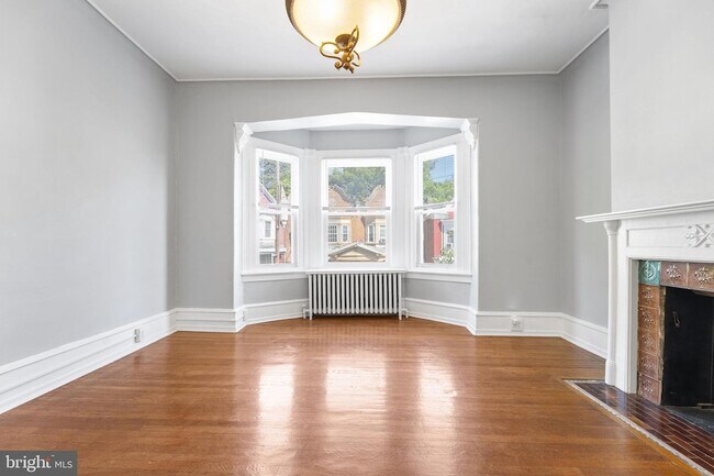 Building Photo - 246 W Abbottsford Ave