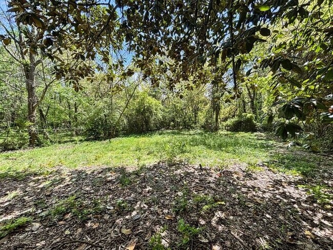Building Photo - Charming 4-Bedroom Home with Fenced Yard a...