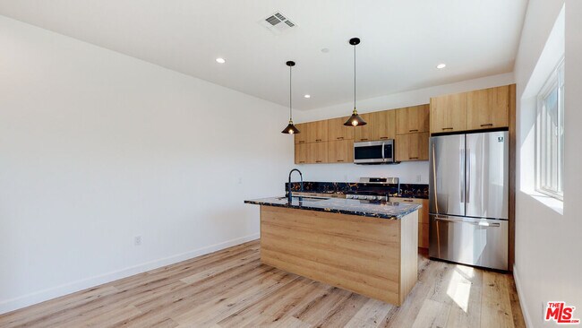 Building Photo - 2304 Hauser Blvd