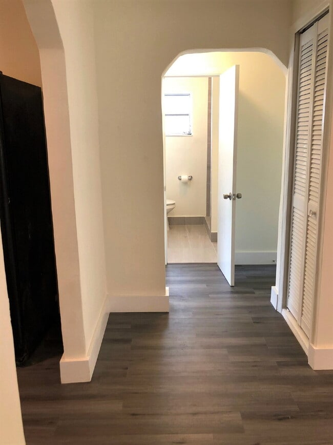 Building Photo - Cute & Cozy 2BD/2BA + Bonus Room Available...