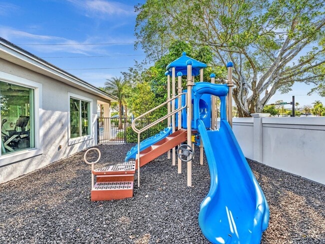 Building Photo - 556 Sanderling Cir